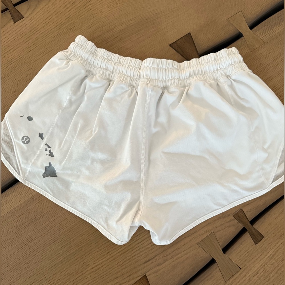 lululemon hottie hot low rise with Hawaiian islands!